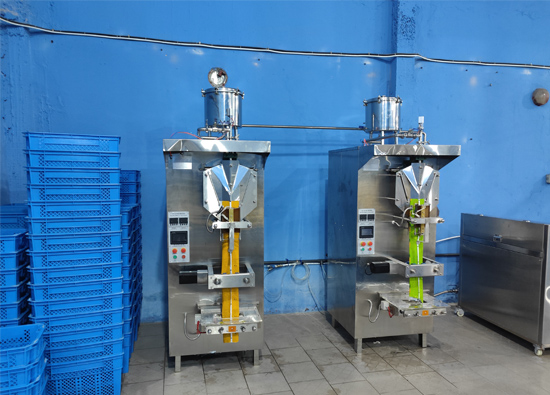 Can a liquid filling machine produce both juice and water?